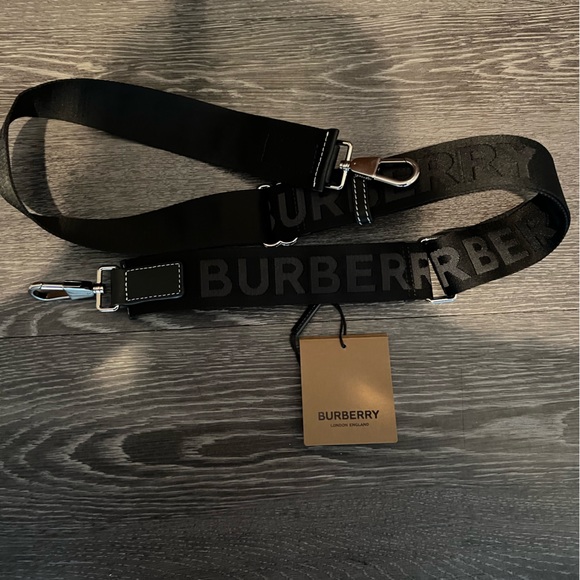 Burberry Denny Tote Bag - Picture 5 of 6